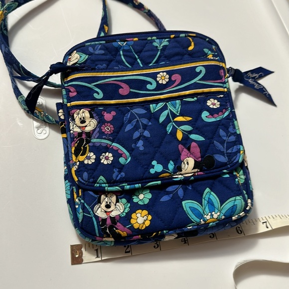 Vera Bradley/Disney Parks Cross Body bag & Attachable Change Purse **CLEAN** - Picture 4 of 9